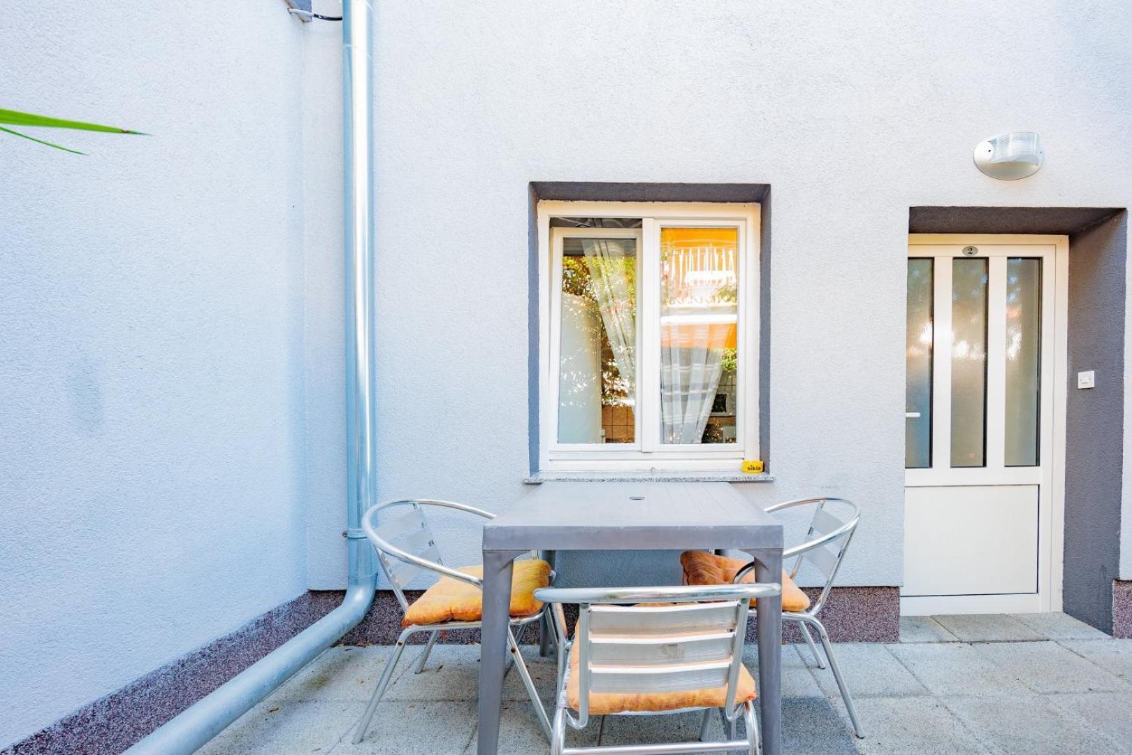 Crowonder Lucky Holiday House With Pool And Patio 30 Meters From The Beach Zadar Buitenkant foto