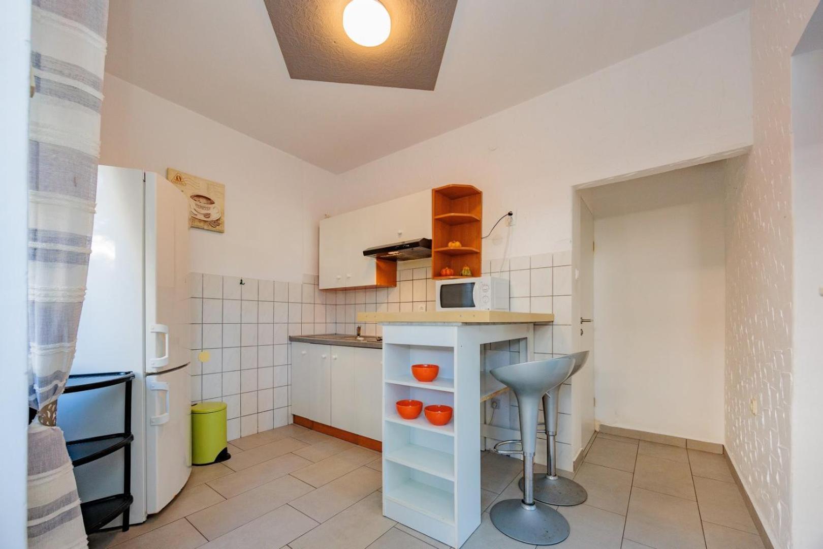 Crowonder Lucky Holiday House With Pool And Patio 30 Meters From The Beach Zadar Buitenkant foto