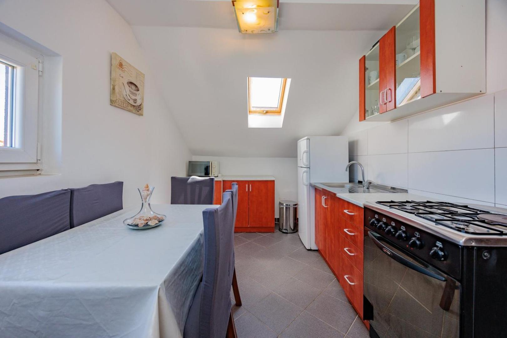 Crowonder Lucky Holiday House With Pool And Patio 30 Meters From The Beach Zadar Buitenkant foto