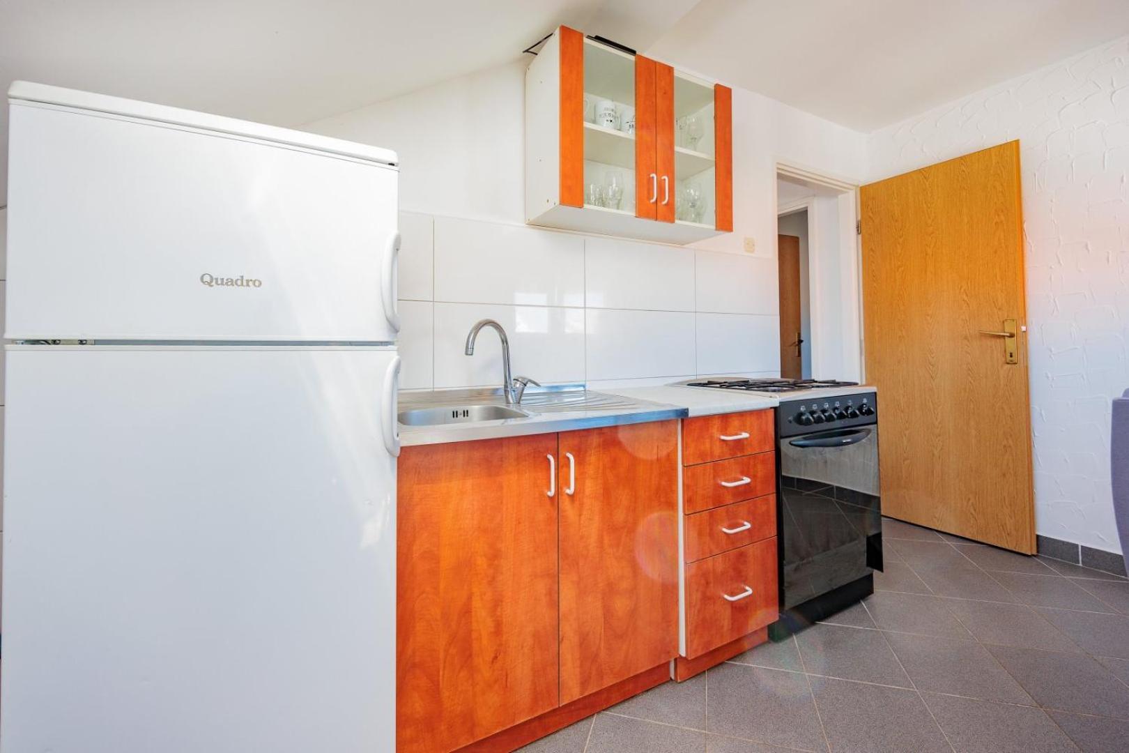 Crowonder Lucky Holiday House With Pool And Patio 30 Meters From The Beach Zadar Buitenkant foto