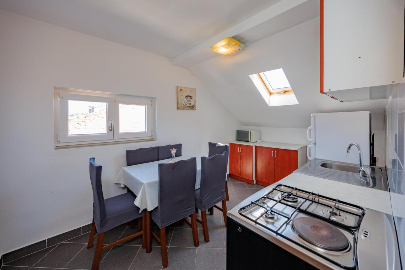 Crowonder Lucky Holiday House With Pool And Patio 30 Meters From The Beach Zadar Buitenkant foto