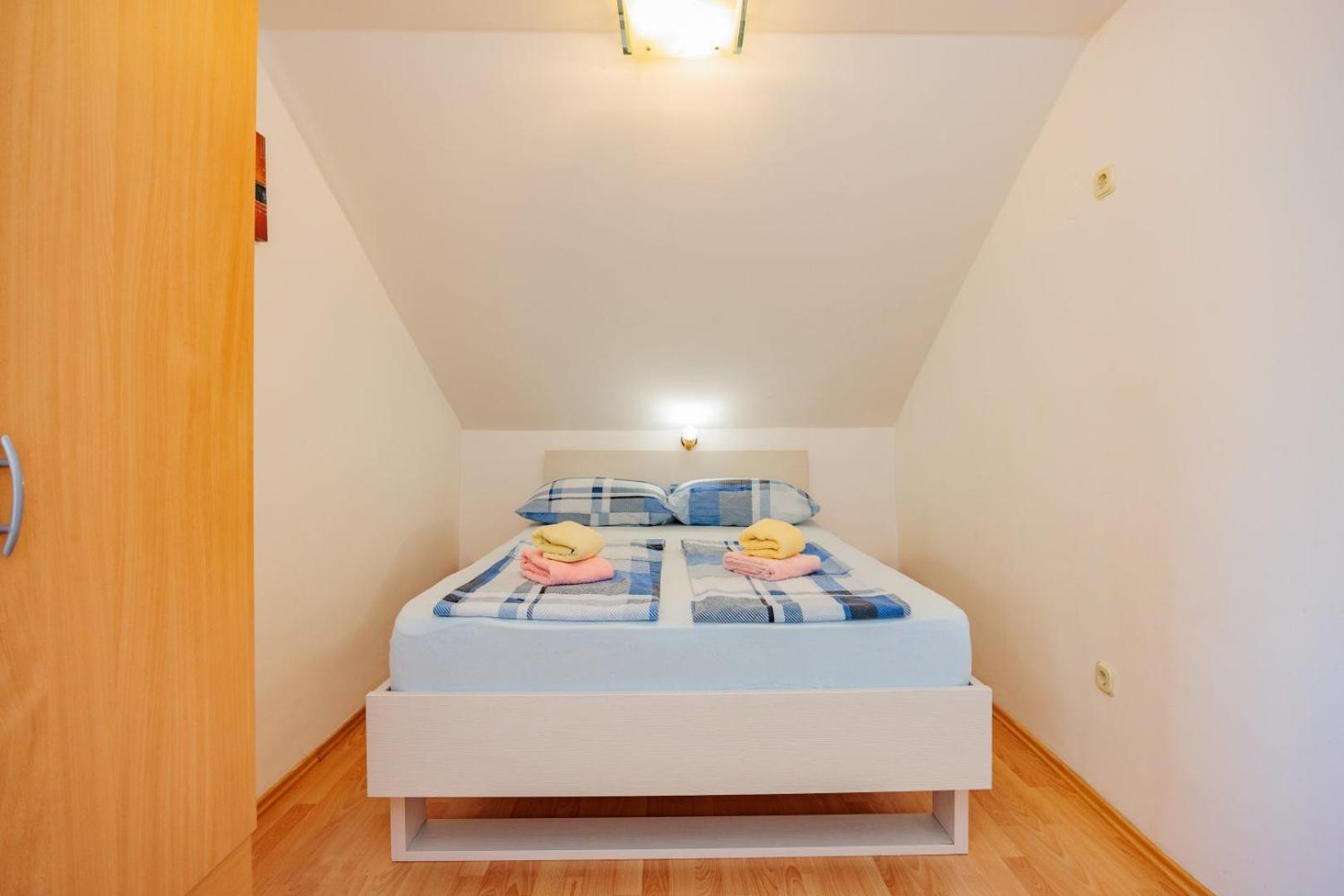 Crowonder Lucky Holiday House With Pool And Patio 30 Meters From The Beach Zadar Buitenkant foto
