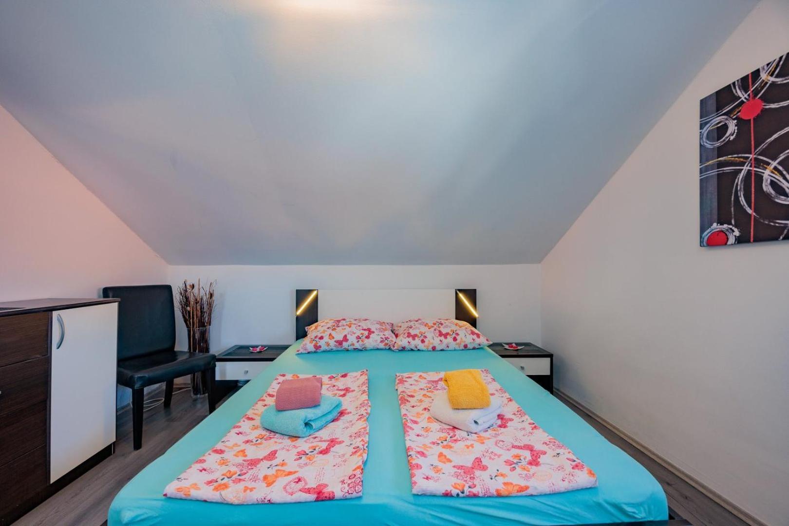 Crowonder Lucky Holiday House With Pool And Patio 30 Meters From The Beach Zadar Buitenkant foto