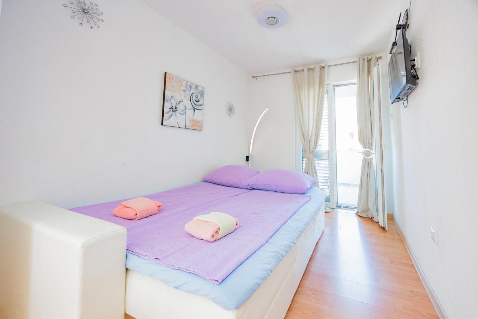 Crowonder Lucky Holiday House With Pool And Patio 30 Meters From The Beach Zadar Buitenkant foto