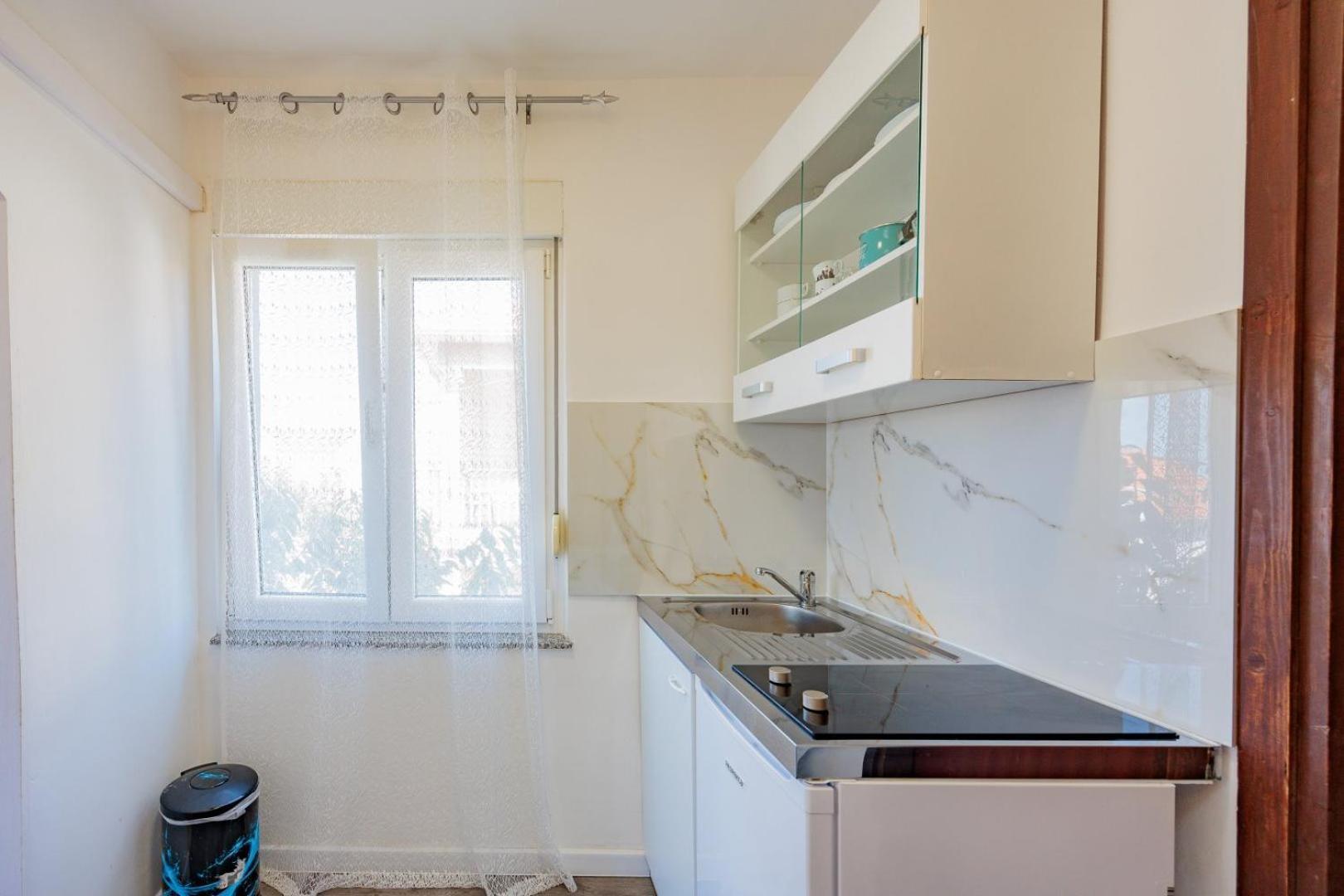Crowonder Lucky Holiday House With Pool And Patio 30 Meters From The Beach Zadar Buitenkant foto