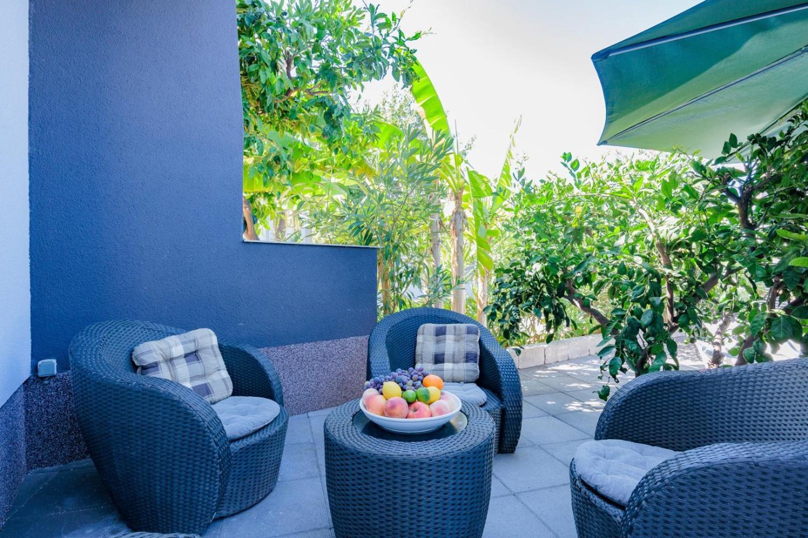 Crowonder Lucky Holiday House With Pool And Patio 30 Meters From The Beach Zadar Buitenkant foto