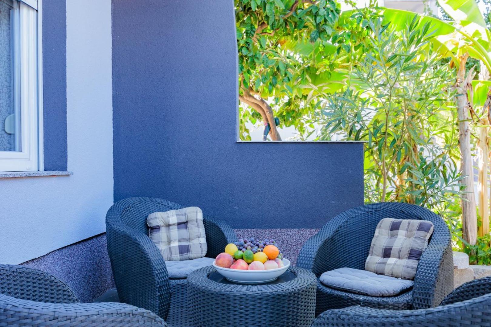 Crowonder Lucky Holiday House With Pool And Patio 30 Meters From The Beach Zadar Buitenkant foto