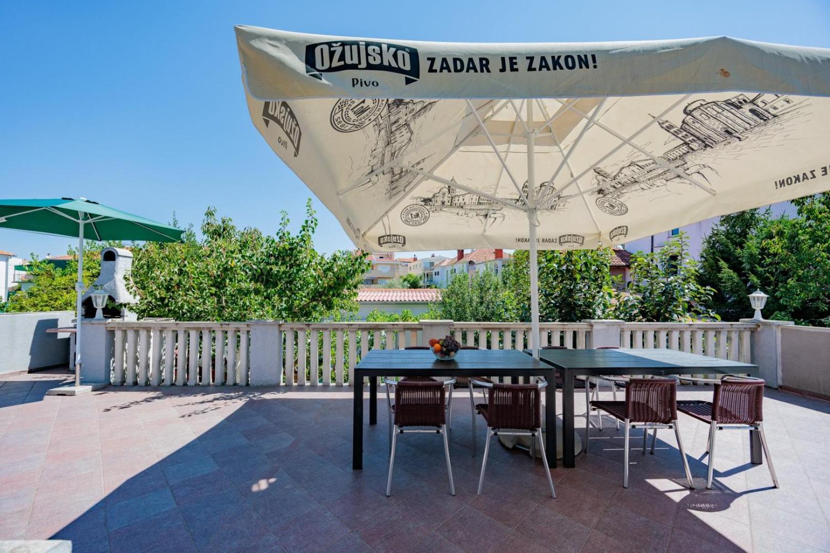 Crowonder Lucky Holiday House With Pool And Patio 30 Meters From The Beach Zadar Buitenkant foto