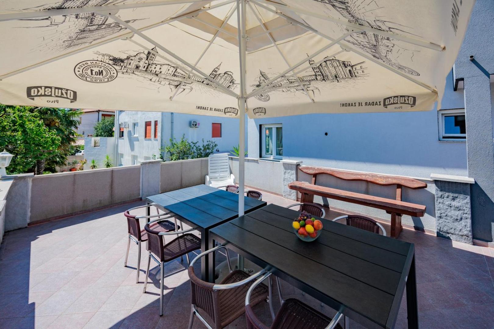 Crowonder Lucky Holiday House With Pool And Patio 30 Meters From The Beach Zadar Buitenkant foto